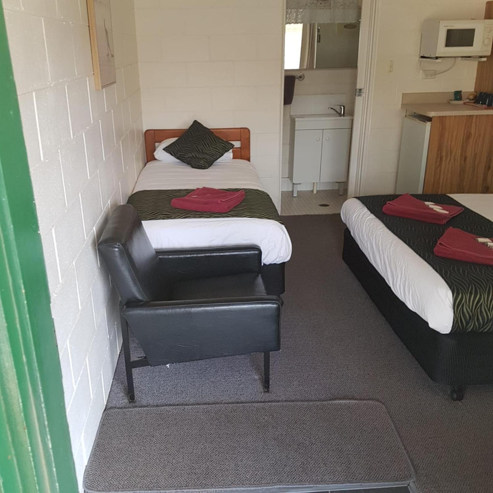 Golden Peak Motel Peakhill Peak Hill Экстерьер фото